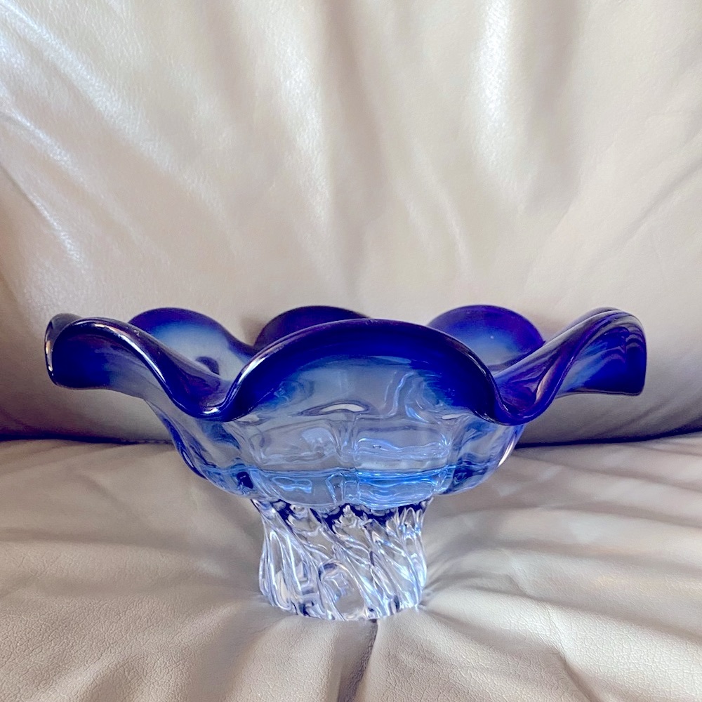 Shannon Hand Made Crystal Ireland Blue White Sculptural Glass Vase Home Decor